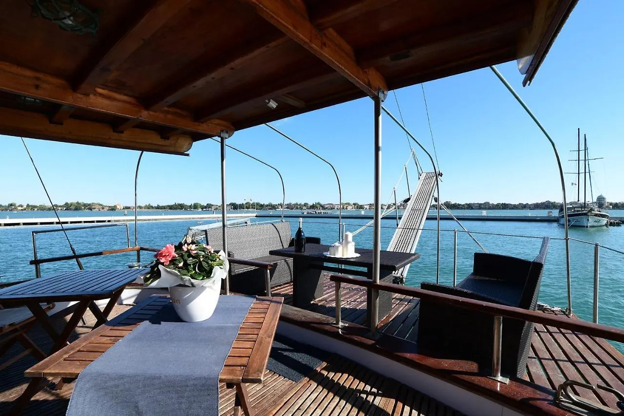 ** Hotel en barco Hotel Venezia Boat & Breakfast Caicco Freedom Italia